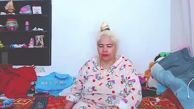 estrellita fugaz16x online show from January 3, 3:27 am