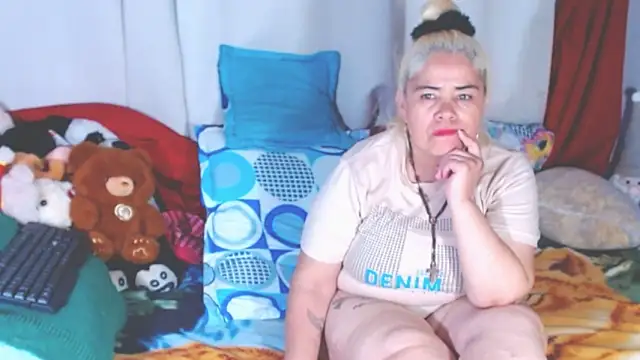 estrellita fugaz16x online show from November 28, 3:31 am