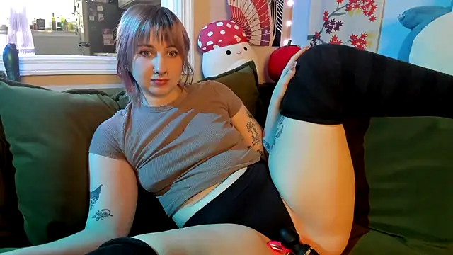 LedaBun online show from March 27, 8:30 pm