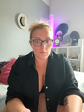 winniess40 online show from November 17, 9:26 am