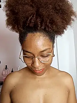 thaimy  online show from April 11, 3:22 am