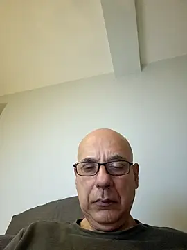 Snapshot of bygenio20199 chatting on November 9, 4:49 pm bygenio20199 online show from November 9, 4:49 pm