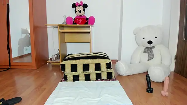 AnneQueen online show from December 18, 8:42 am