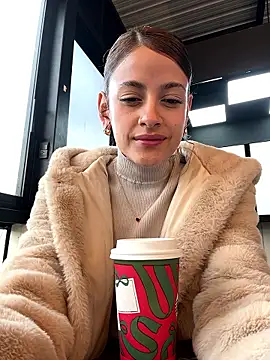 Snapshot of alana15 chatting on January 9, 9:16 pm alana15 online show from January 9, 9:16 pm