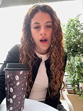 Snapshot of alana15 chatting on March 4, 9:10 pm alana15 online show from March 4, 9:10 pm