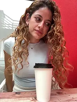 Snapshot of alana15 chatting on April 13, 9:31 pm alana15 online show from April 13, 9:31 pm