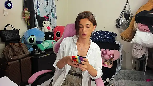 Lawrncesofiets online show from January 16, 4:39 pm