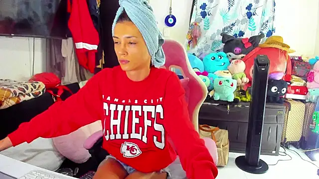 Lawrncesofiets online show from February 5, 10:22 pm