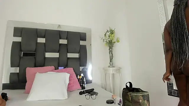 tanyyaa online show from February 12, 1:16 pm