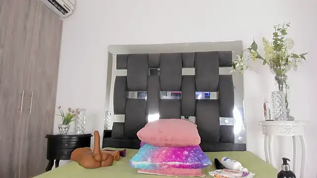 tanyyaa online show from March 1, 11:15 pm