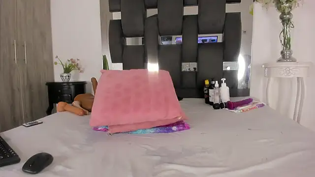 tanyyaa online show from March 5, 12:27 am