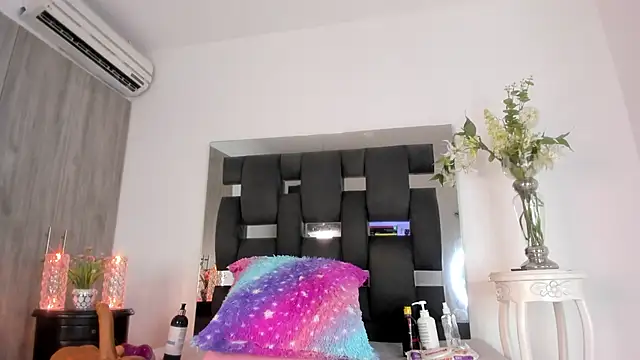 tanyyaa online show from March 18, 4:47 am