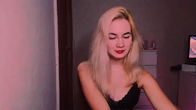 xxxcharismaaa online show from October 24, 6:59 pm