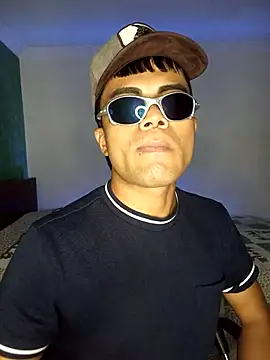 pinedasex777 online show from September 15, 10:43 pm