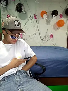 pinedasex777 online show from October 13, 6:24 am