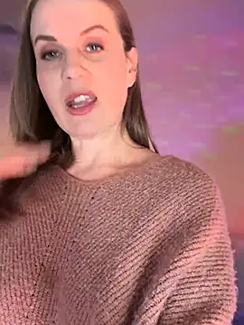 Snapshot of MaiseKnox chatting on December 14, 12:22 am MaiseKnox online show from December 14, 12:22 am