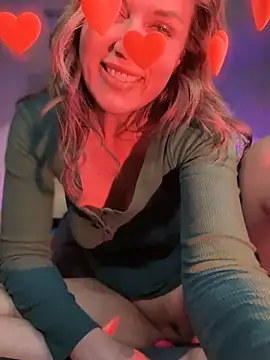 Snapshot of MaiseKnox chatting on February 1, 3:19 am MaiseKnox online show from February 1, 3:19 am