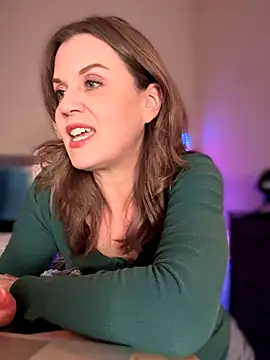 Snapshot of MaiseKnox chatting on September 27, 11:10 pm MaiseKnox online show from September 27, 11:10 pm