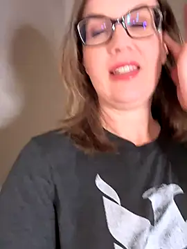 MaiseKnox online show from November 8, 12:11 am