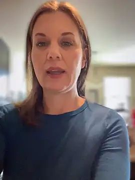 MaiseKnox online show from April 11, 6:01 pm