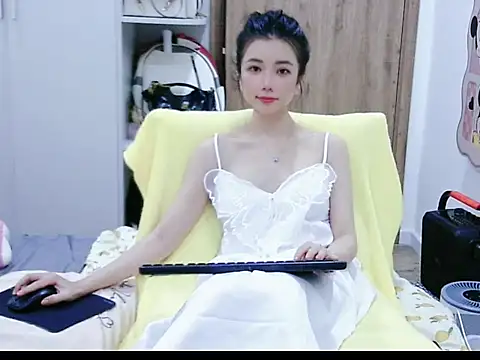 Snapshot of Cute_Ruby01 chatting on July 1, 2:29 pm Cute Ruby01 online show from July 1, 2:29 pm