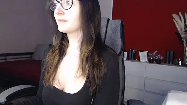 Alina Lamour online show from February 19, 8:27 pm