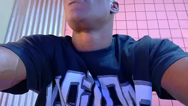 Snapshot of martin_killer chatting on June 20, 7:27 pm martin killer online show from June 20, 7:27 pm