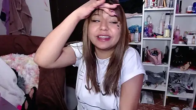 lil daisy7 online show from February 1, 7:05 am