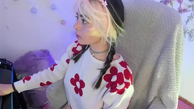 Sammysammy  online show from December 27, 8:56 am