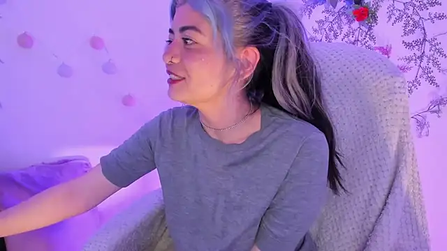 Sammysammy  online show from March 3, 4:03 am