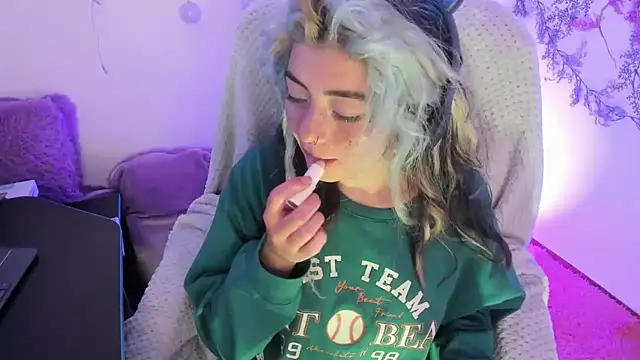 Sammysammy  online show from March 18, 5:31 am