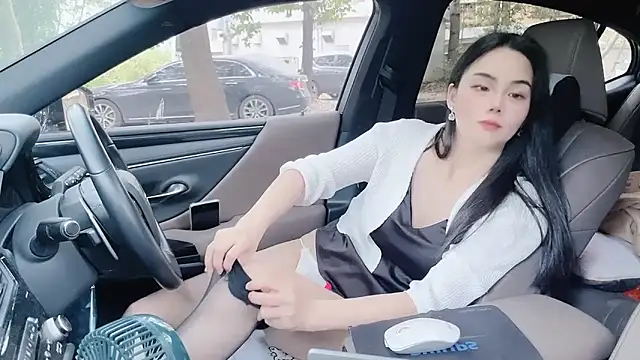 Snapshot of orla2021 chatting on December 12, 7:30 am orla2021 online show from December 12, 7:30 am