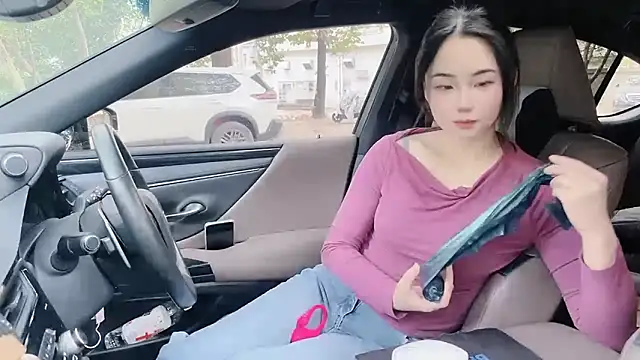 Snapshot of orla2021 chatting on December 23, 12:57 am orla2021 online show from December 23, 12:57 am