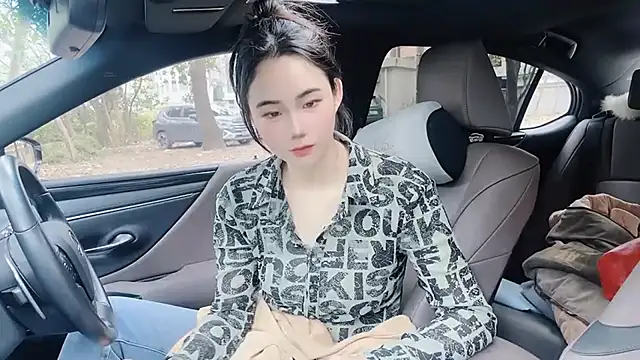 Snapshot of orla2021 chatting on February 28, 1:37 am orla2021 online show from February 28, 1:37 am