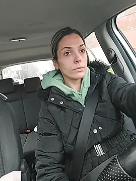 Snapshot of JoLeNe27 chatting on February 5, 6:51 am JoLeNe27 online show from February 5, 6:51 am