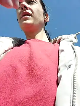 Snapshot of JoLeNe27 chatting on March 21, 9:36 am JoLeNe27 online show from March 21, 9:36 am