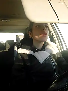 Snapshot of JoLeNe27 chatting on April 6, 5:08 am JoLeNe27 online show from April 6, 5:08 am