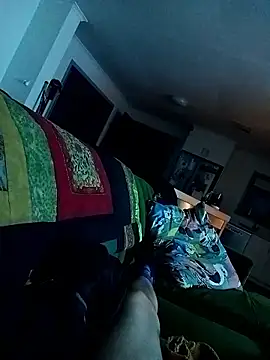 Snapshot of happyduckkie chatting on January 12, 12:10 pm happyduckkie online show from January 12, 12:10 pm