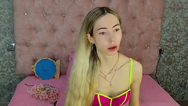Akilla Queen online show from July 1, 2:02 am