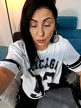 Snapshot of charrlote_love chatting on November 8, 2:39 pm charrlote love online show from November 8, 2:39 pm