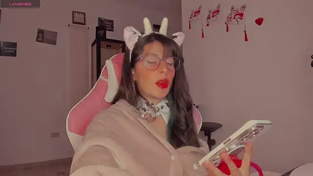 Snapshot of VYONED chatting on January 1, 10:56 pm VYONED online show from January 1, 10:56 pm