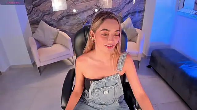 MelissaMoore  online show from February 19, 12:03 am