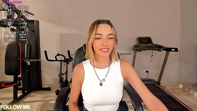 Snapshot of MelissaMoore_ chatting on April 9, 8:53 am MelissaMoore online show from April 9, 8:53 am