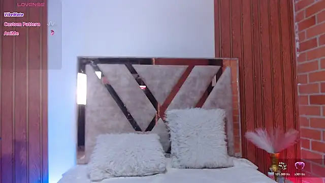 AGATHAA WHITE online show from January 10, 11:34 am