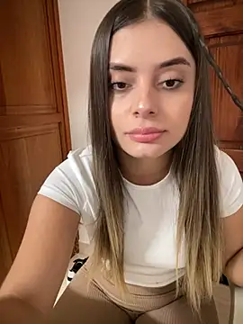 Miss valeriaa online show from December 8, 3:45 pm