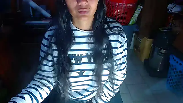 katrina26 online show from December 7, 1:29 pm