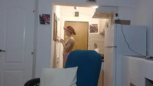 Snapshot of simyhvn chatting on February 6, 5:14 am simyhvn online show from February 6, 5:14 am