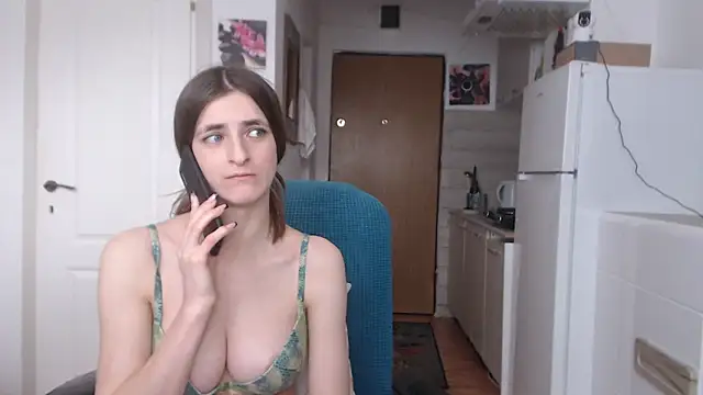 Snapshot of simyhvn chatting on February 6, 11:21 am simyhvn online show from February 6, 11:21 am