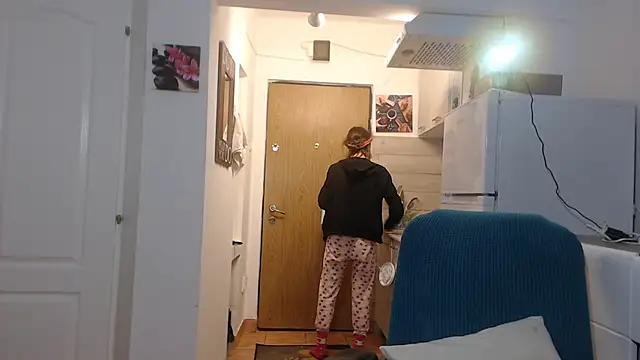 Snapshot of simyhvn chatting on February 8, 5:08 am simyhvn online show from February 8, 5:08 am