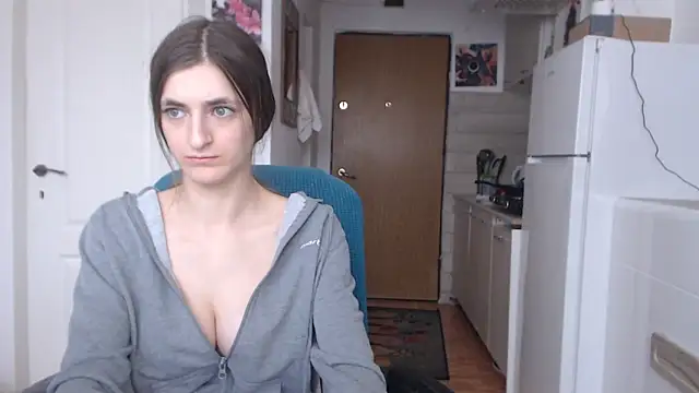 Snapshot of simyhvn chatting on February 11, 8:37 am simyhvn online show from February 11, 8:37 am